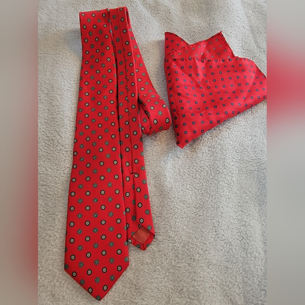 $200 JOHN HENRY SILK RED GOLDEN BEATIFUL MEN'S TIE